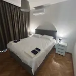 Pirin 30 2br In Citycenter شقة فارنا